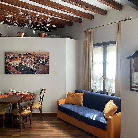 Bella Ciao Old Town Apartment Bergamo Bagian luar foto