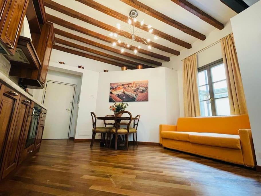 Bella Ciao Old Town Apartment Bergamo Bagian luar foto